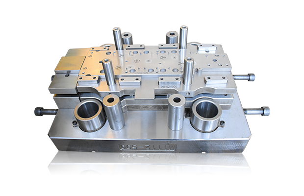 Folgeverbundformen für Auto-Mikromotor